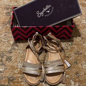 Seychelles Weekender Botanical Silver women’s Braided Sandals size 7